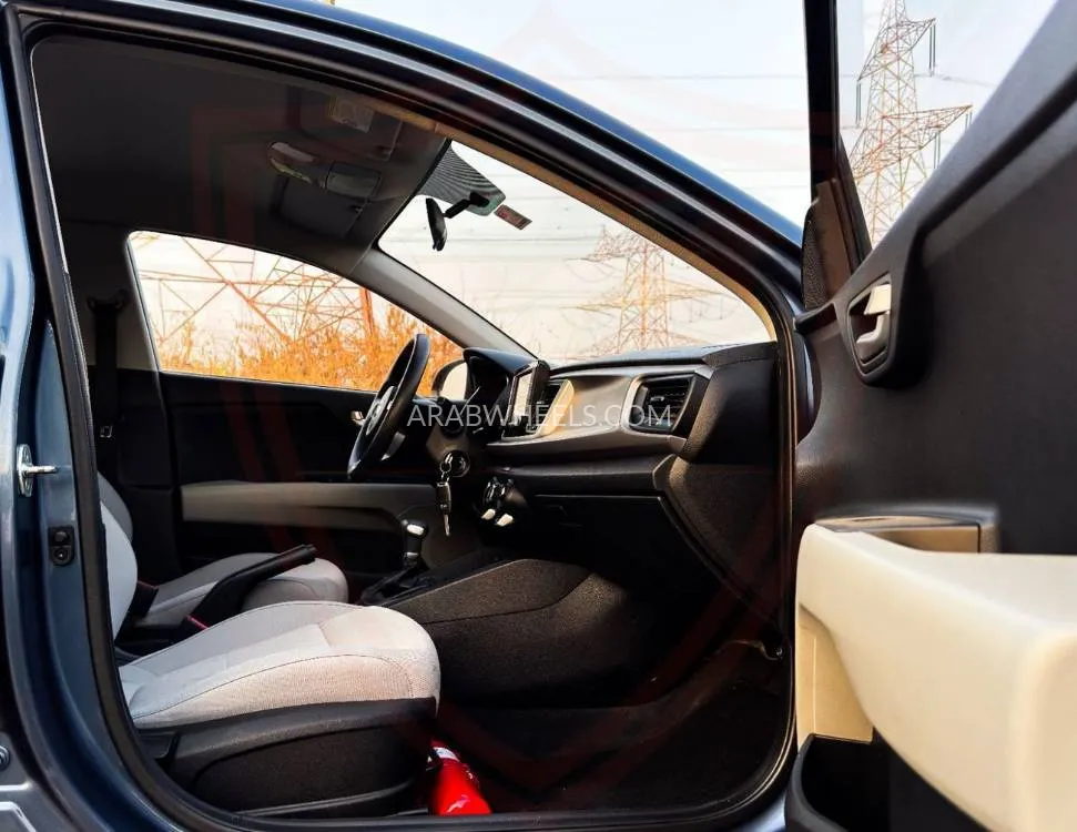 Kia Rio 2020 for Sale in Sharjah Image-9