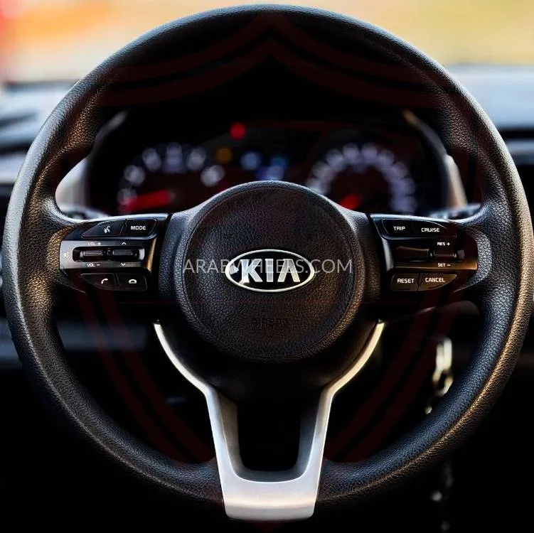 Kia Rio 2020 for Sale in Sharjah Image-12