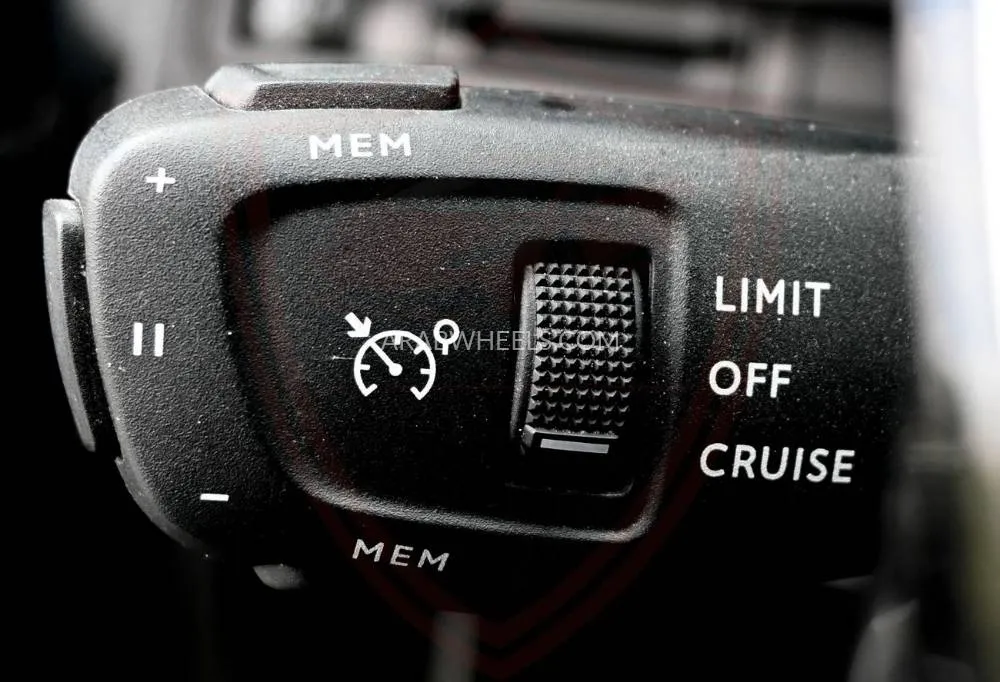 بيجو 3008 2024 for Sale in الشارقة Image-17