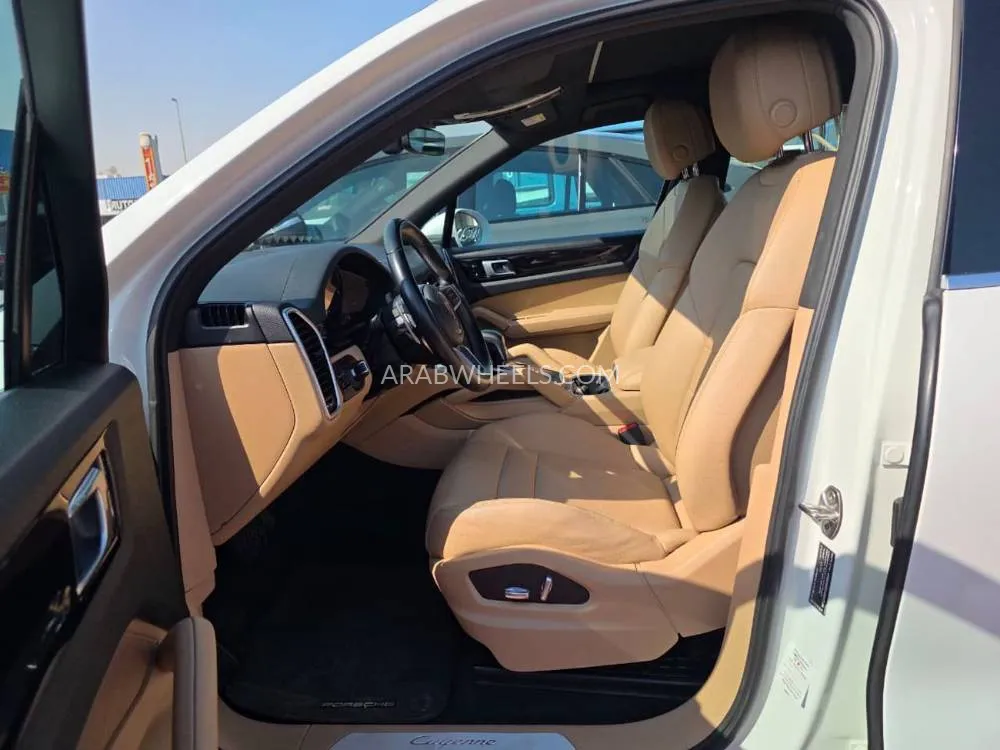 Porsche Cayenne 2018 for Sale in Dubai Image-12