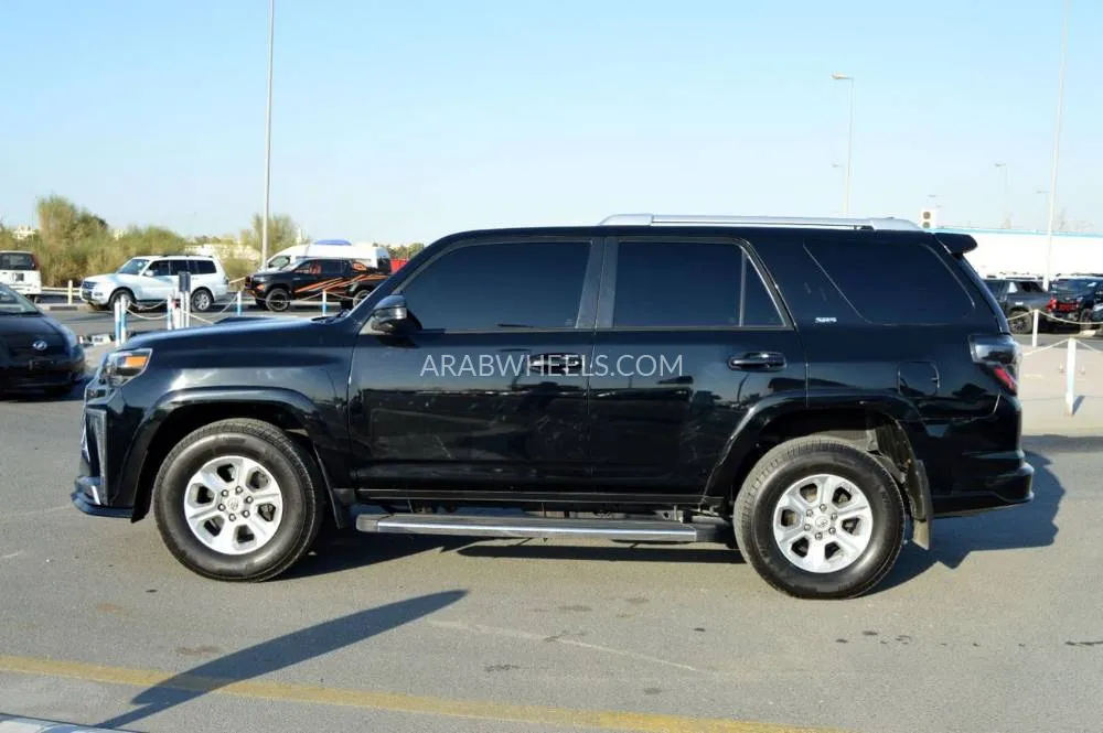 Toyota 4Runner 2018 for Sale in Dubai Image-5