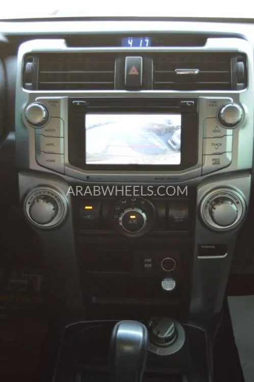 Toyota 4Runner 2018 for Sale in Dubai Image-14