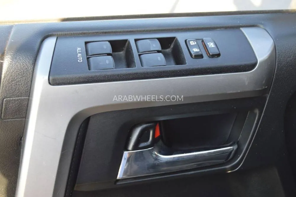 Toyota 4Runner 2018 for Sale in Dubai Image-21