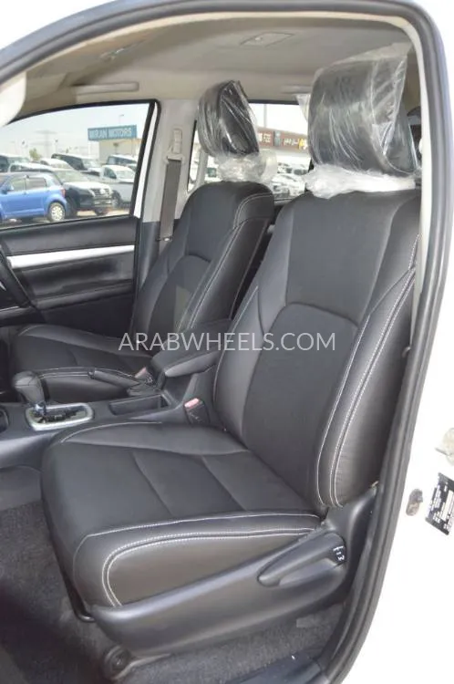 Toyota Hilux 2021 for Sale in Dubai Image-13