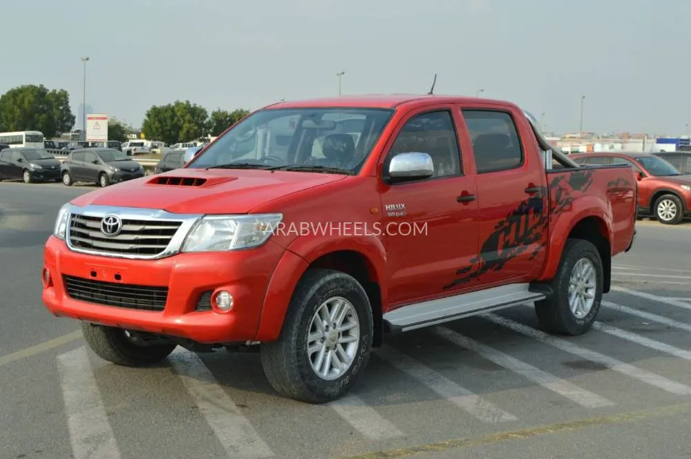 Toyota Hilux 2015 for Sale in Dubai Image-2