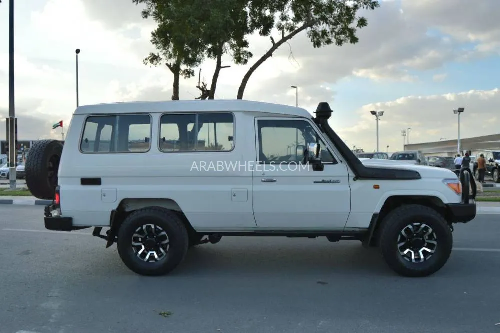Toyota Land Cruiser 2016 for Sale in Dubai Image-4