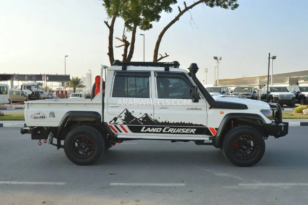 Toyota Land Cruiser 70 Series 2022 for Sale in Dubai Image-4