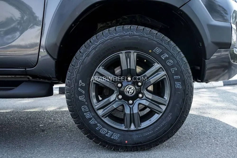 Toyota Hilux 2018 for Sale in Dubai Image-21