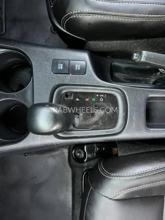 Toyota Hilux 2021 for Sale in Dubai Image-18