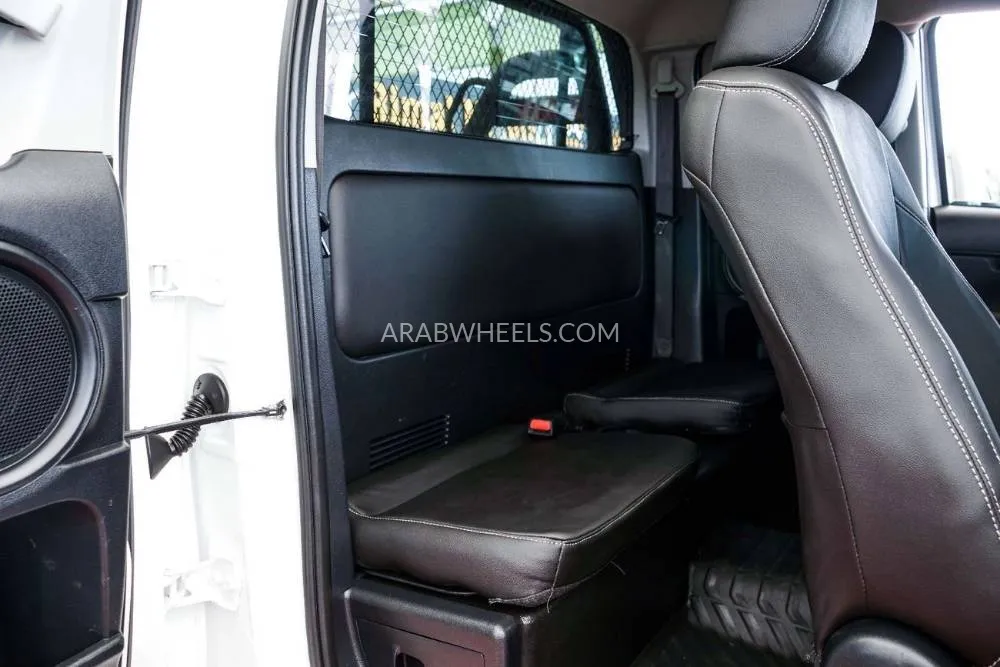 Toyota Hilux 2021 for Sale in Dubai Image-22