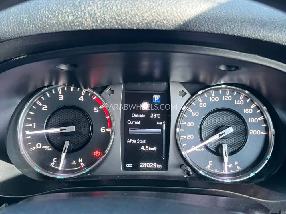 Toyota Hilux 2022 for Sale in Dubai Image-20