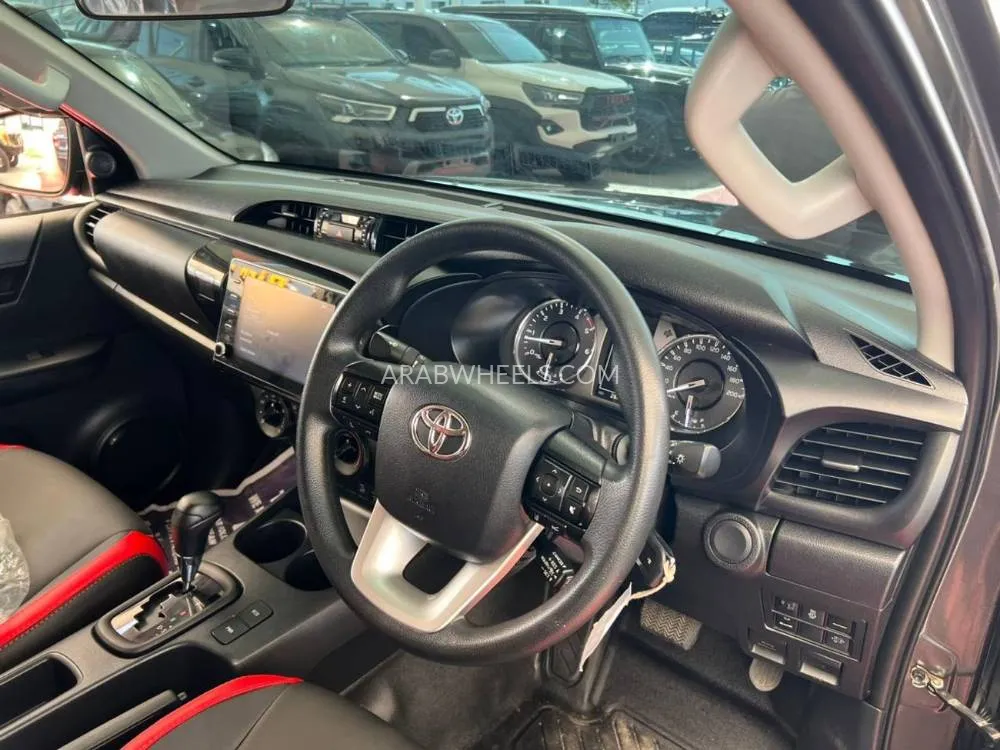 Toyota Hilux 2022 for Sale in Dubai Image-25