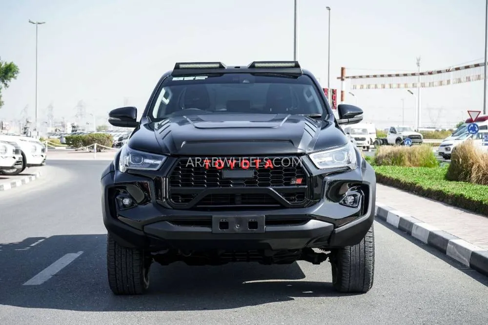 Toyota Hilux 2023 for Sale in Dubai Image-2