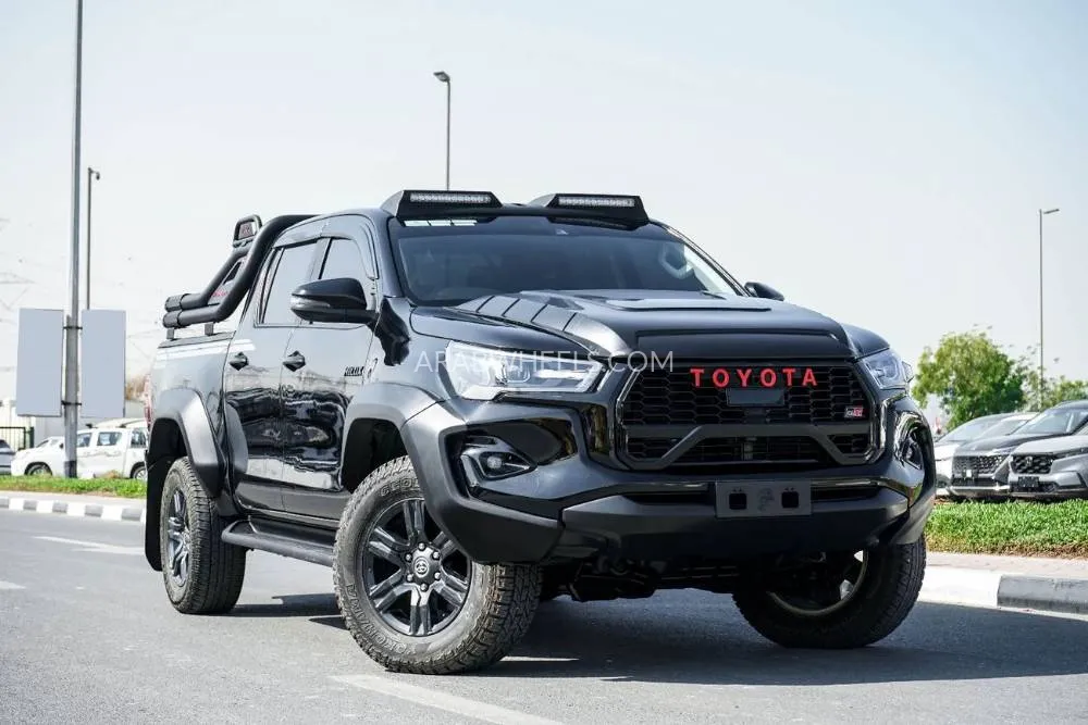 Toyota Hilux 2023 for Sale in Dubai Image-3
