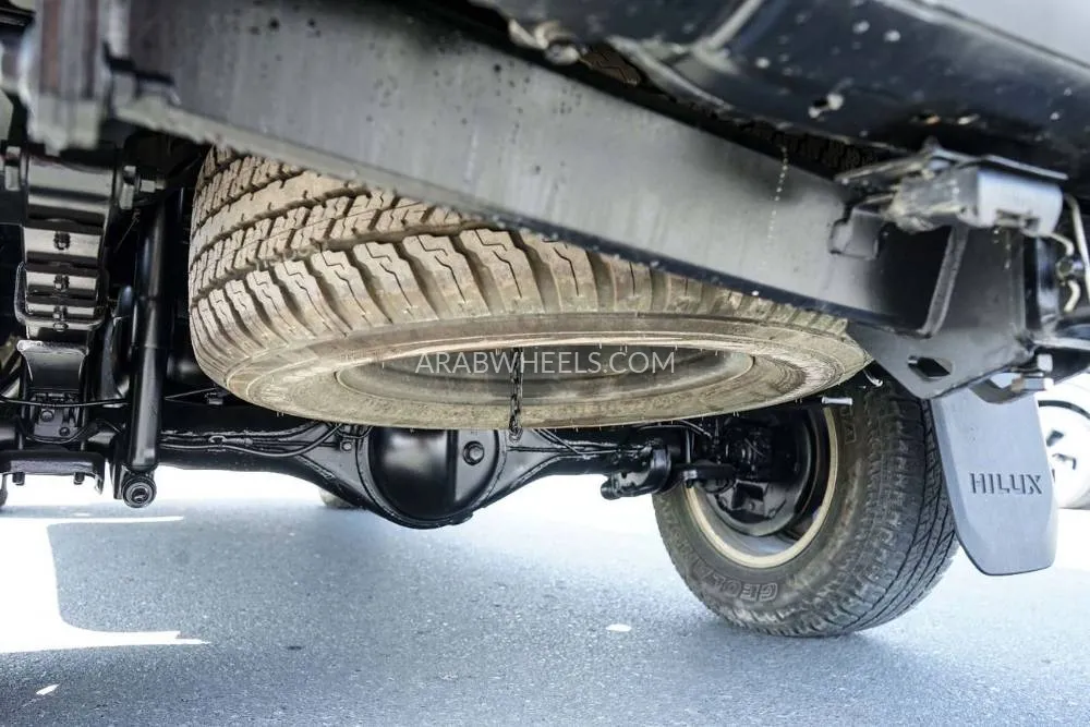 Toyota Hilux 2023 for Sale in Dubai Image-17