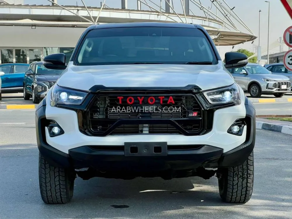 Toyota Hilux 2023 for Sale in Dubai Image-5