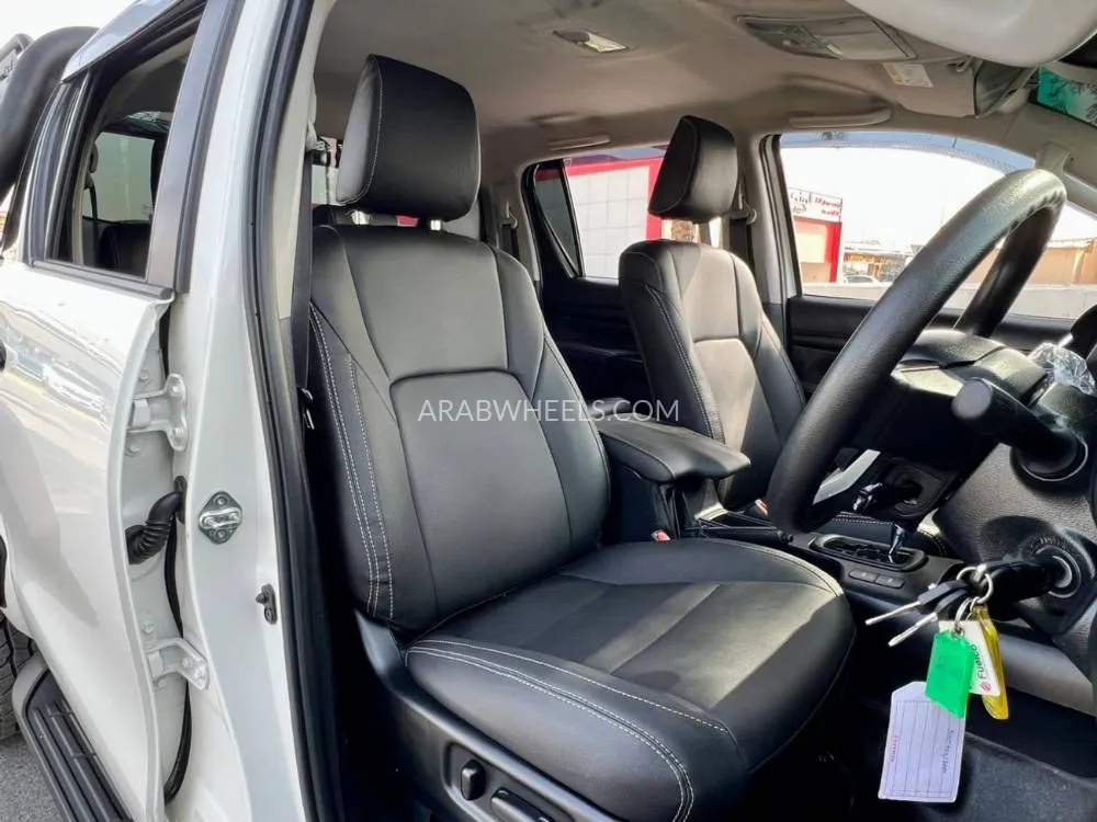 Toyota Hilux 2023 for Sale in Dubai Image-22