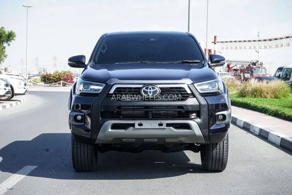 Toyota Hilux 2024 for Sale in Dubai Image-3