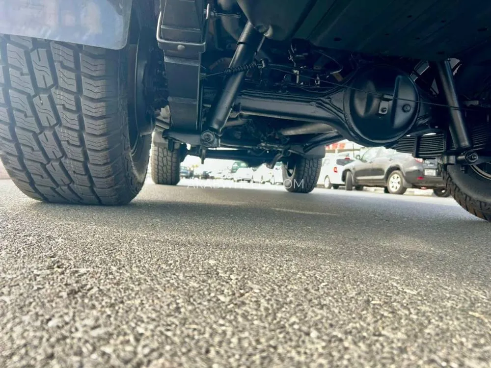 Toyota Land Cruiser 70 Series 2017 for Sale in Dubai Image-12