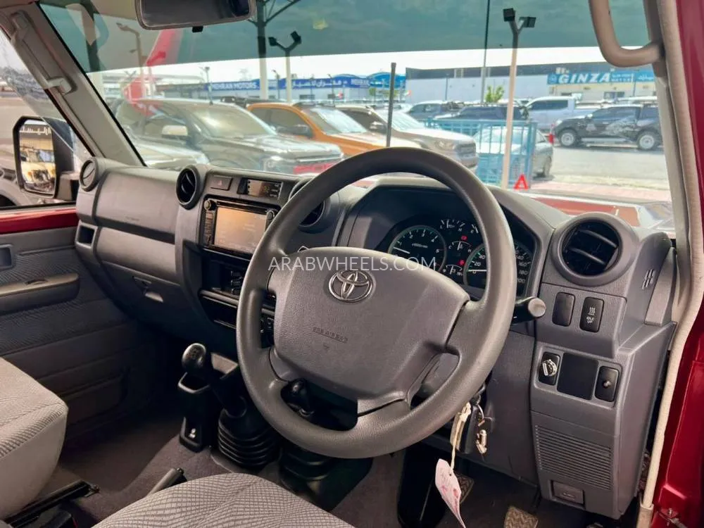 Toyota Land Cruiser 70 Series 2017 for Sale in Dubai Image-13