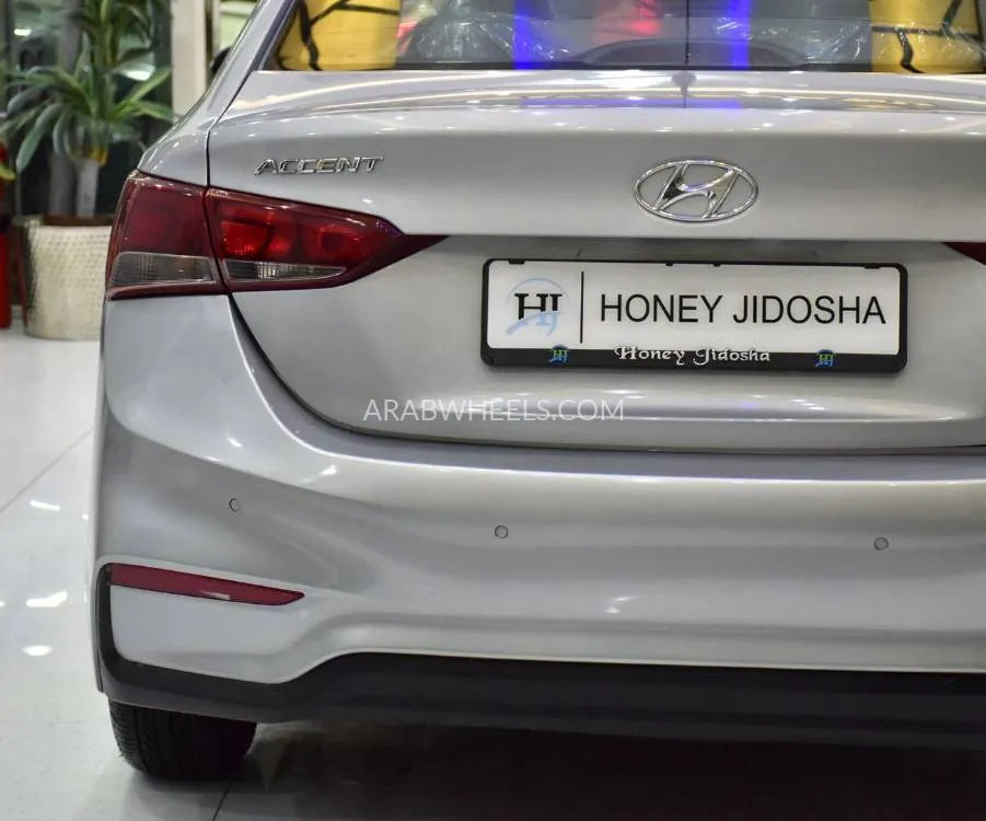 Hyundai Accent 2020 for Sale in Dubai Image-6