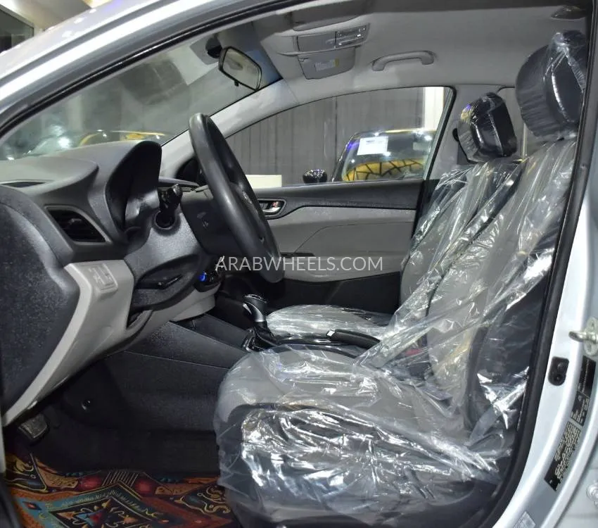 Hyundai Accent 2020 for Sale in Dubai Image-10