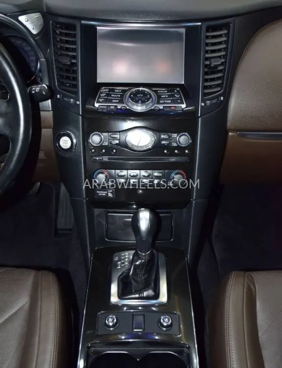 Infiniti QX70 2020 for Sale in Dubai Image-16