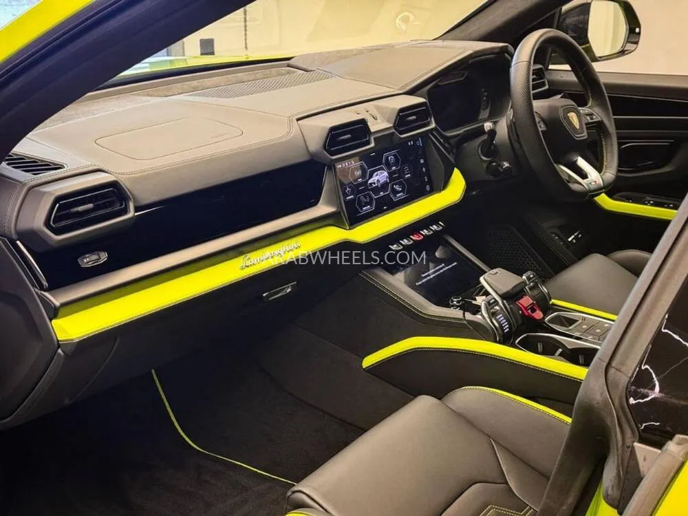 Lamborghini Urus 2025 for Sale in Dubai Image-3