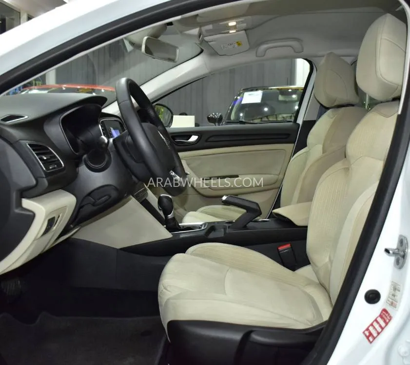 Renault Megane 2019 for Sale in Dubai Image-10