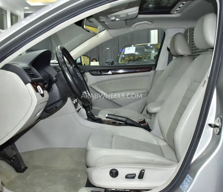 Volkswagen Passat 2013 for Sale in Dubai Image-10