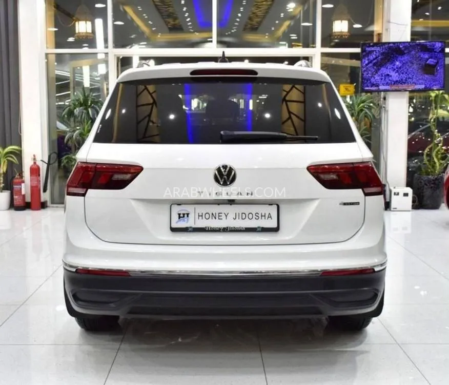 Volkswagen Tiguan 2024 for Sale in Dubai Image-4