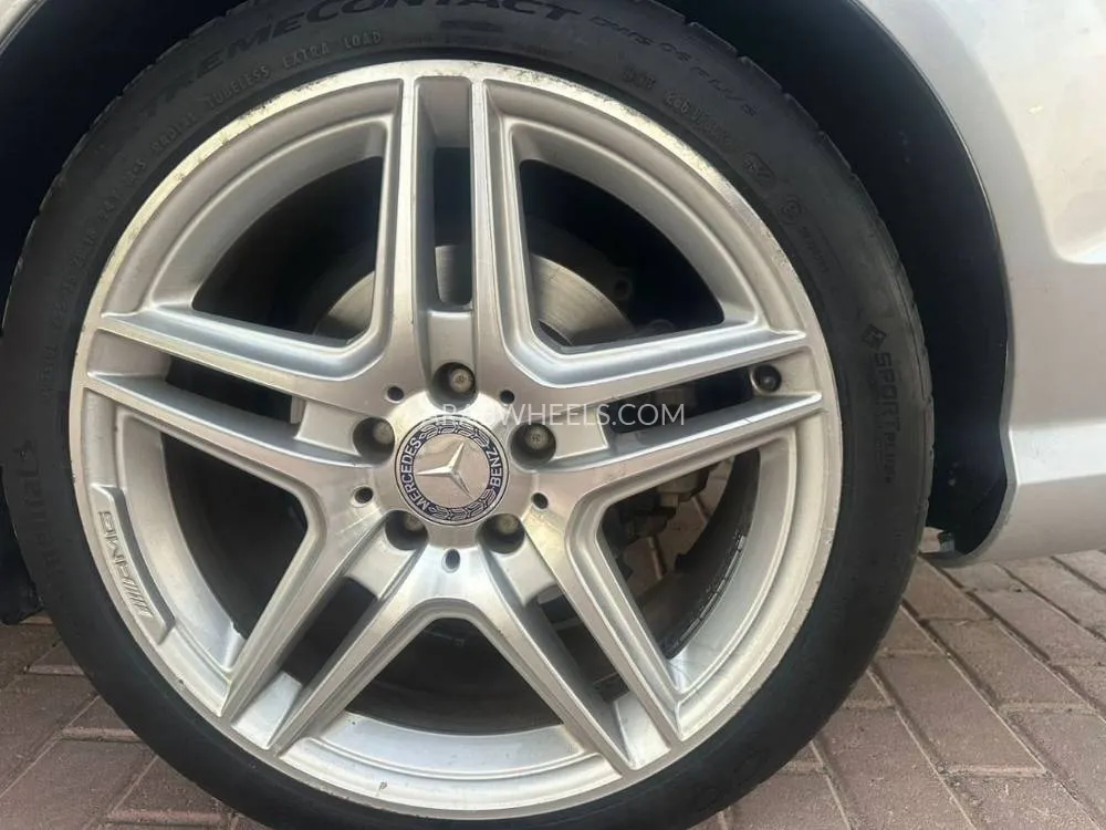 Mercedes Benz C Class 2010 for Sale in Sharjah Image-13