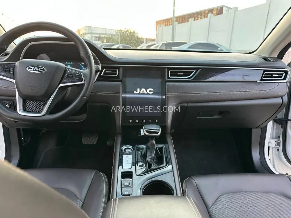 JAC J7 2023 for Sale in Sharjah Image-10