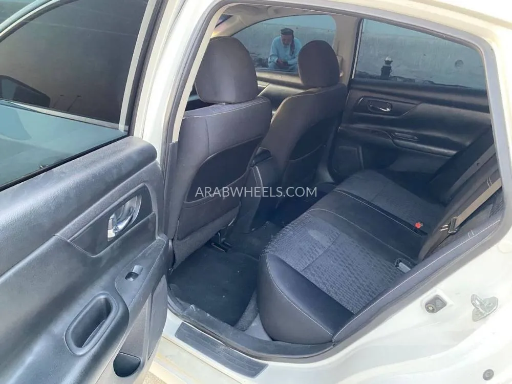 Nissan Altima 2016 for Sale in Sharjah Image-3