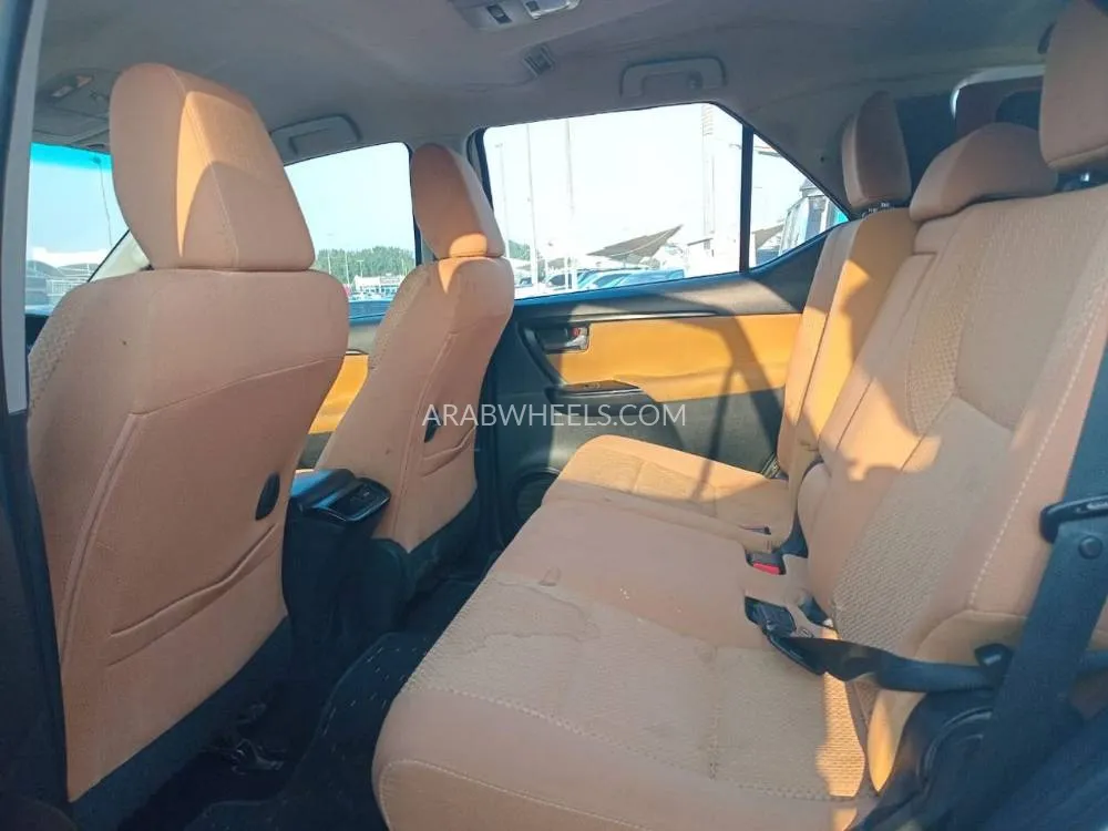 Toyota Fortuner 2018 for Sale in Ajman Image-8