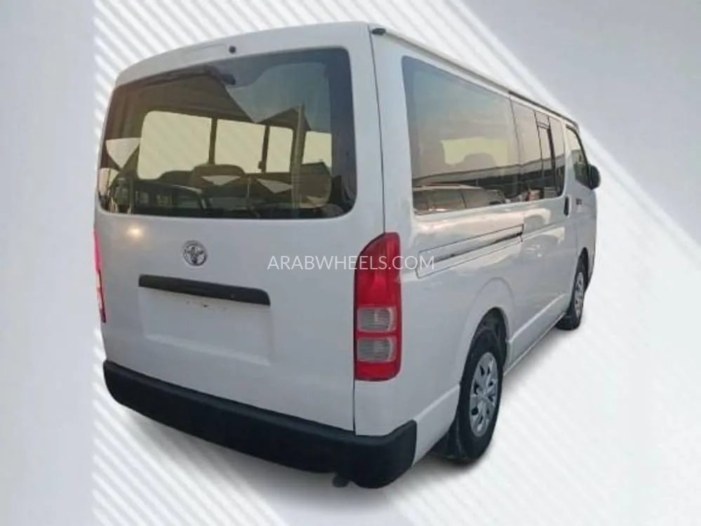 Toyota Hiace 2013 for Sale in Ajman Image-10
