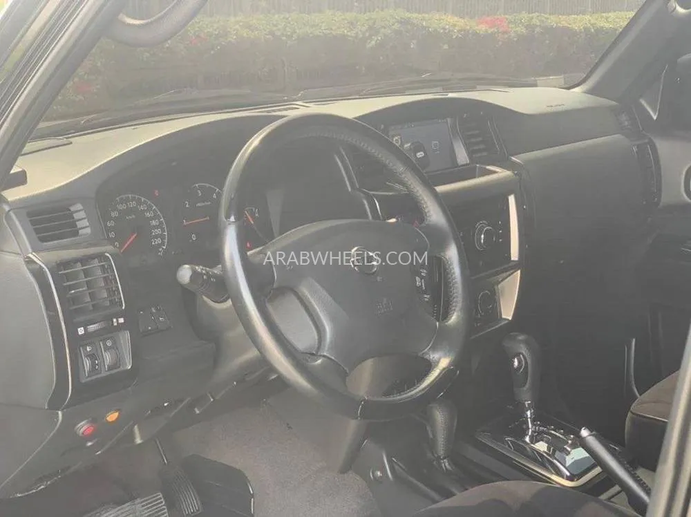 Nissan Patrol 2017 for Sale in Dubai Image-4