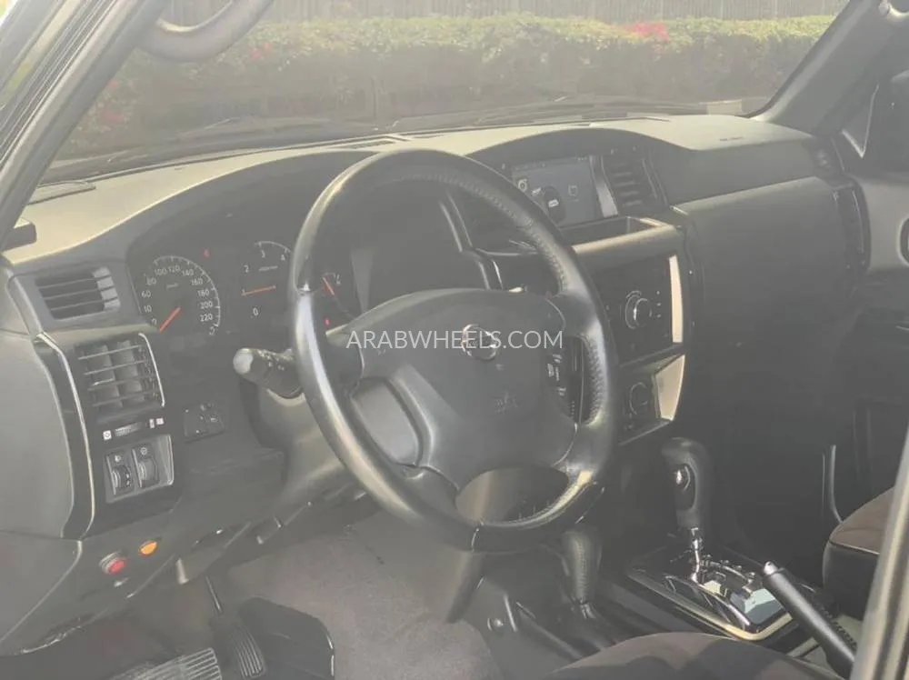 Nissan Patrol 2017 for Sale in Dubai Image-6
