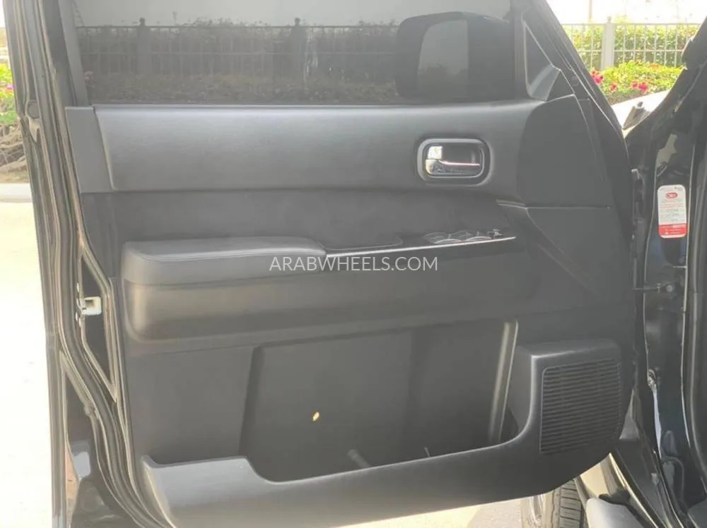 Nissan Patrol 2017 for Sale in Dubai Image-9