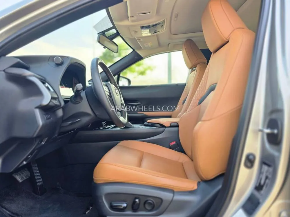 Lexus UX 2022 for Sale in Dubai Image-4