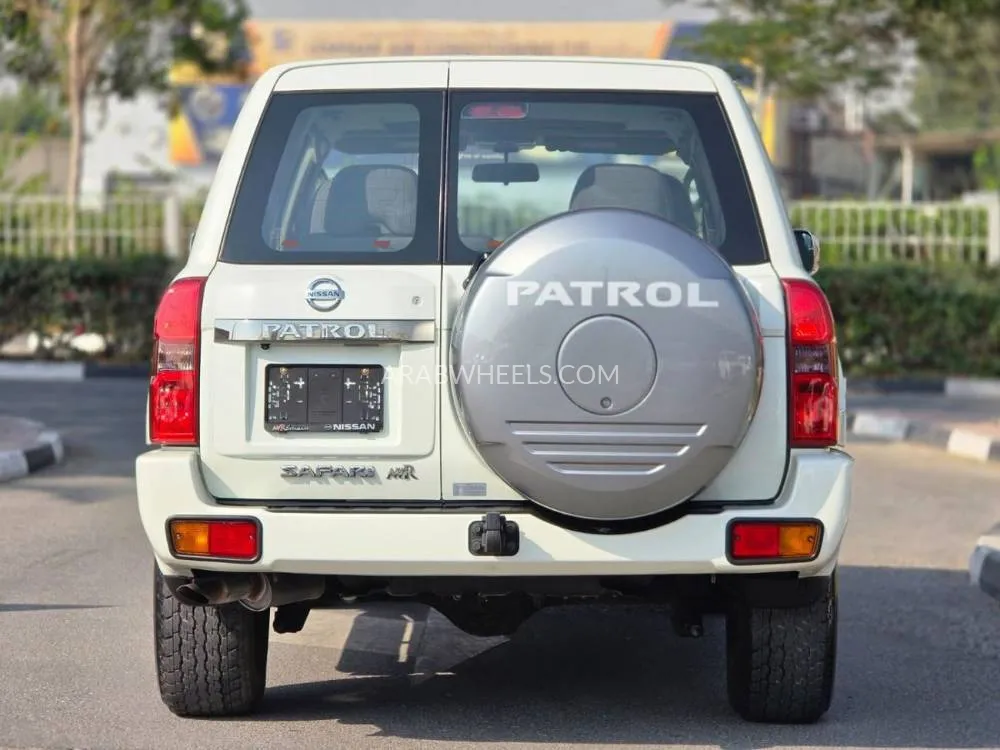 Nissan Patrol 2022 for Sale in Dubai Image-13