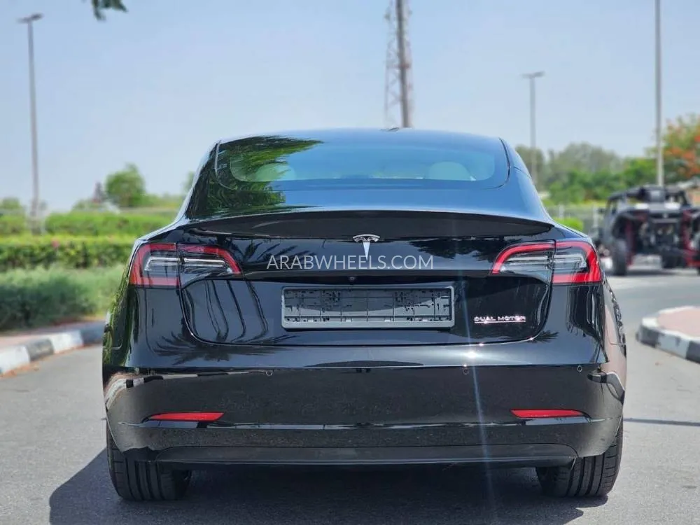 Tesla Model 3 2021 for Sale in Dubai Image-5