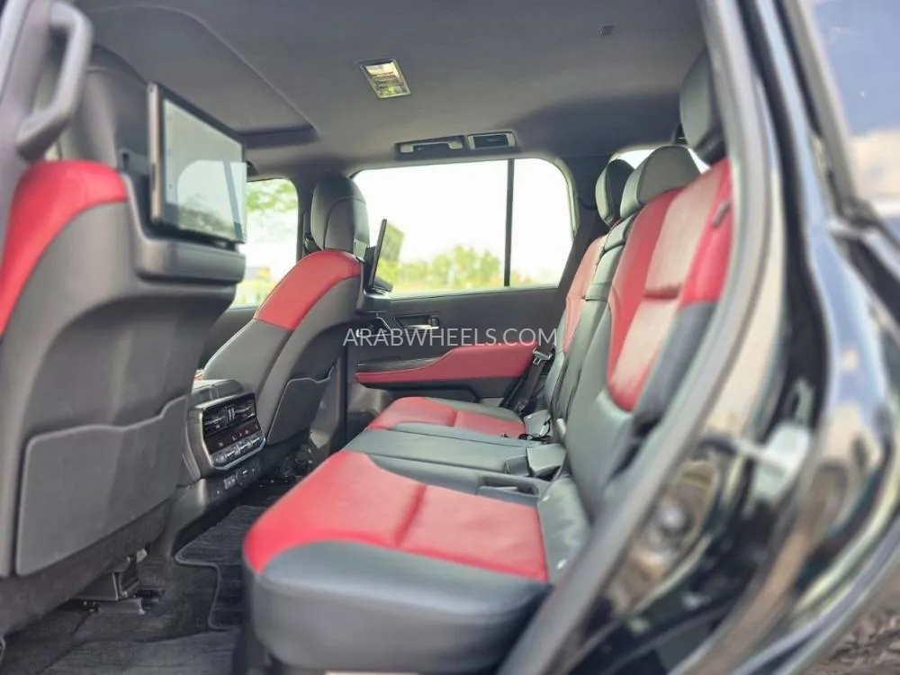 Toyota Land Cruiser 2025 for Sale in Dubai Image-9