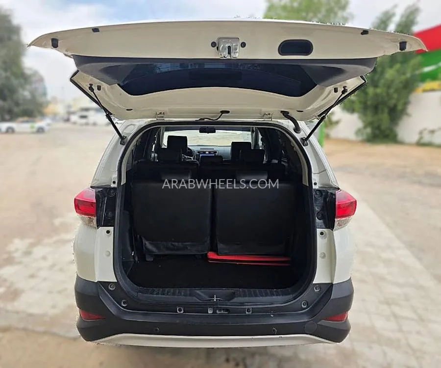 Toyota Rush 2023 for Sale in Dubai Image-7