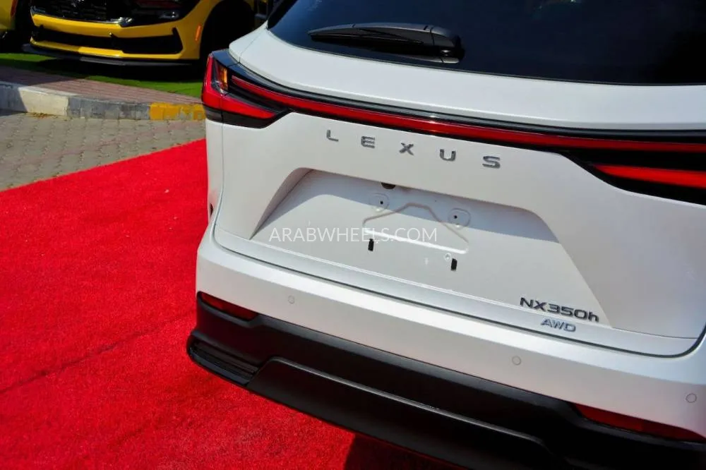 لكزس NX 2024 for Sale in الشارقة Image-8