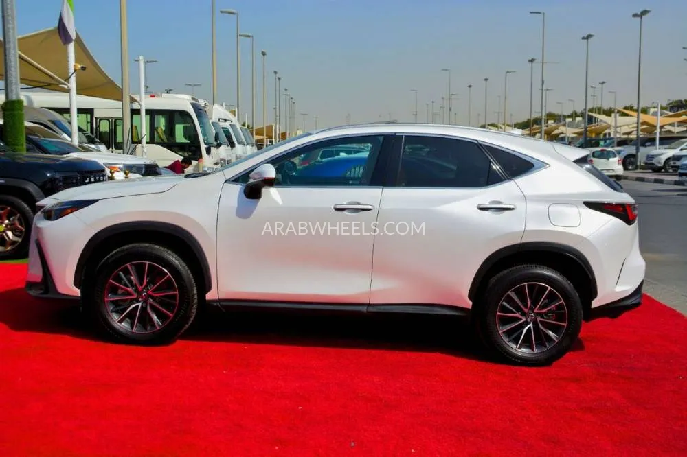 لكزس NX 2024 for Sale in الشارقة Image-11