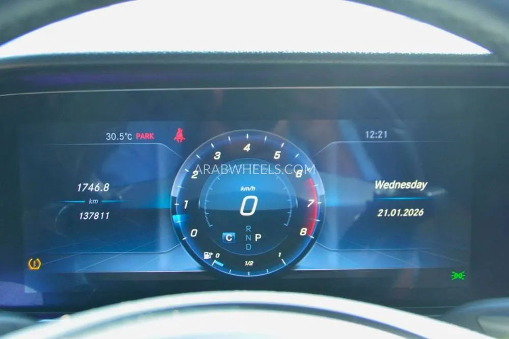 Mercedes Benz E Class 2017 for Sale in Sharjah Image-18