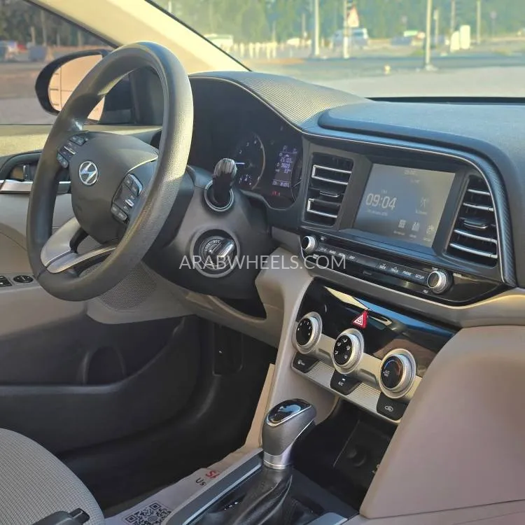 Hyundai Elantra 2020 for Sale in Sharjah Image-17
