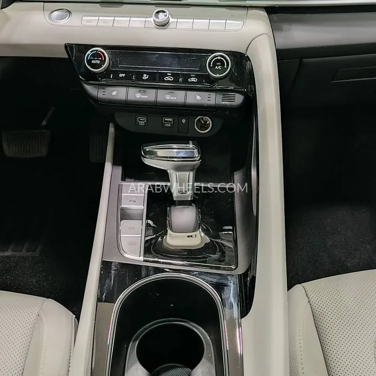 Hyundai Elantra 2024 for Sale in Sharjah Image-15