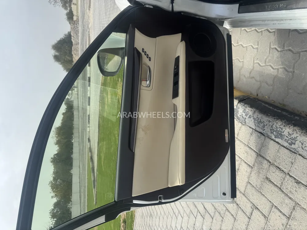 لكزس ES 2016 for Sale in الشارقة Image-7